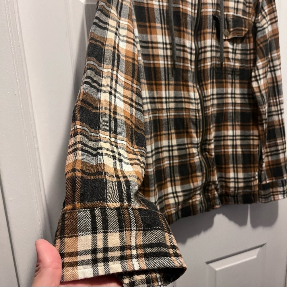 3/25$💥 Distillery Jacket Fall Plaid hoodie Sweater Medium Zip flannel fleece - Picture 2 of 6